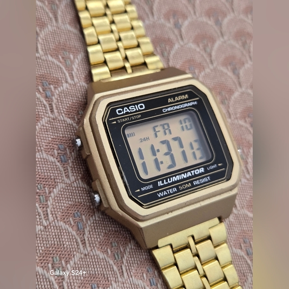 Casio Gold Digital Watch - Picture 2 of 5